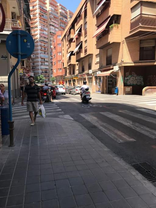 Apartamento Aitana.Esta A 2 Km De La Playa Andando Apartment Alicante Exterior foto